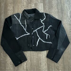 Black short denim jacket with special stitch